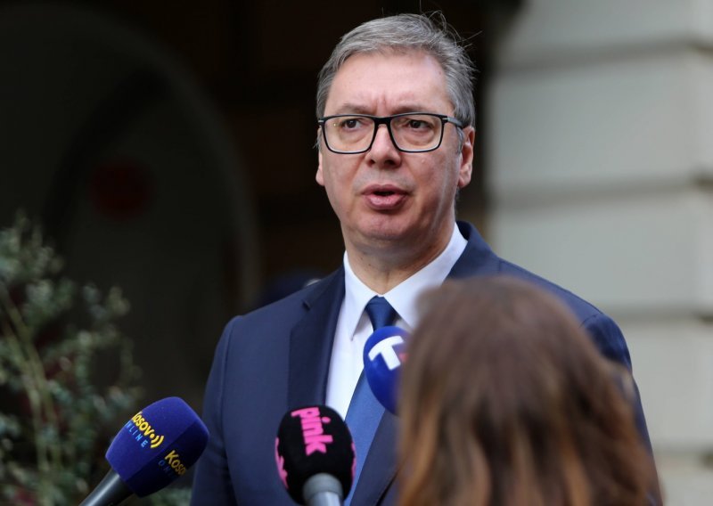 Vučić najavio 'najteži period od 1945.': 'Nadvijaju se ogromni i tamni oblaci'