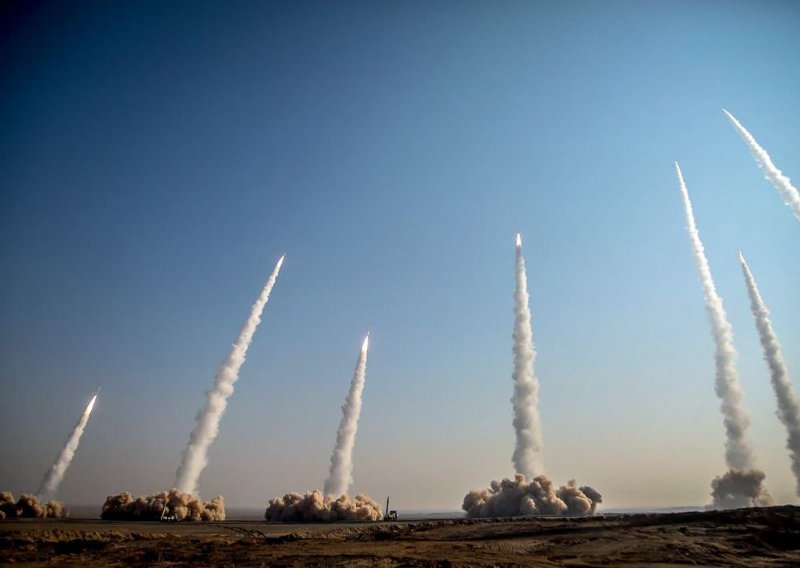 Bliski istok se sprema za iranski udar na Izrael, otkazuju se brojni letovi