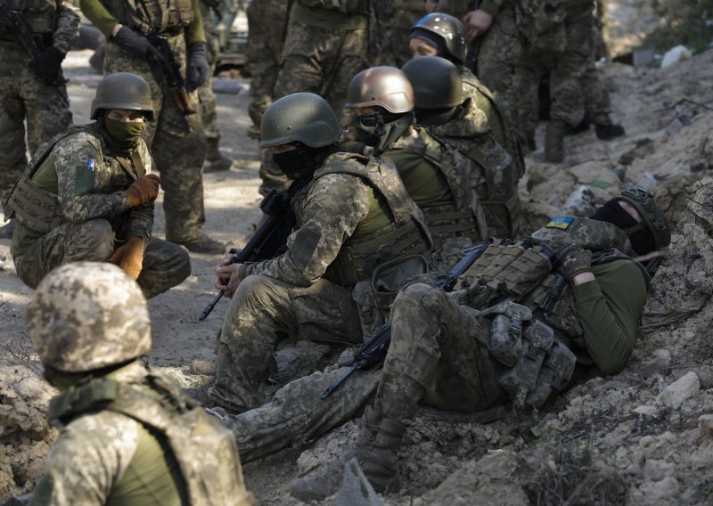 Ukrajina usvojila kontroverzan zakon: Ljudi će ići u vojsku bez roka za demobilizaciju!