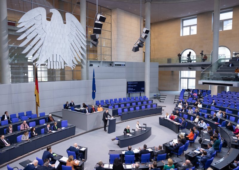 Njemačka smanjuje isplatu gotovine izbjeglicama, želi ih obeshrabriti