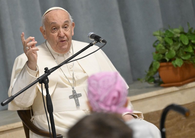 Papa Franjo: Hitno zaustavite spiralu nasilja!