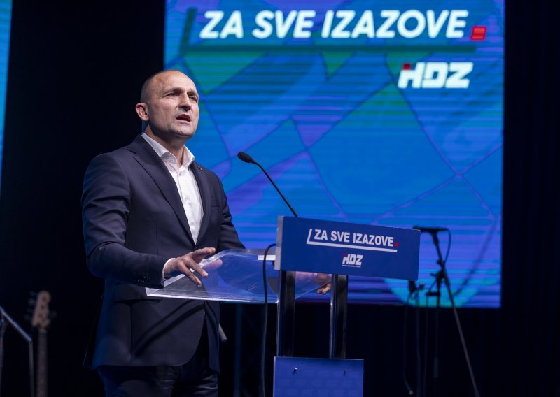 Anušić: Kampanja će biti upamćena po kršenju Ustava predsjednika RH