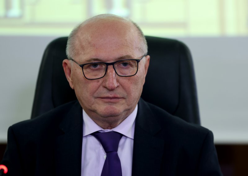 Šef Ustavnog suda objasnio zašto je o Milanoviću u ožujku govorio jedno, a sad drugo