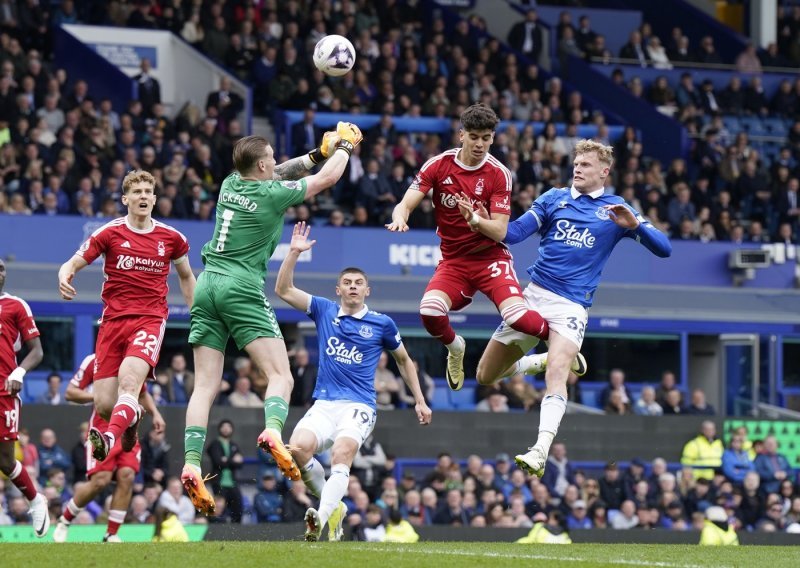Everton upisao važnu pobjedu, Crystal Palace 'čekićarima' utrpao čak pet golova