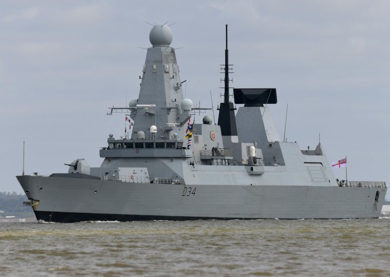 Britanski ratni brod prvi put u više od 30 godina 'skinuo' smrtonosnu prijetnju