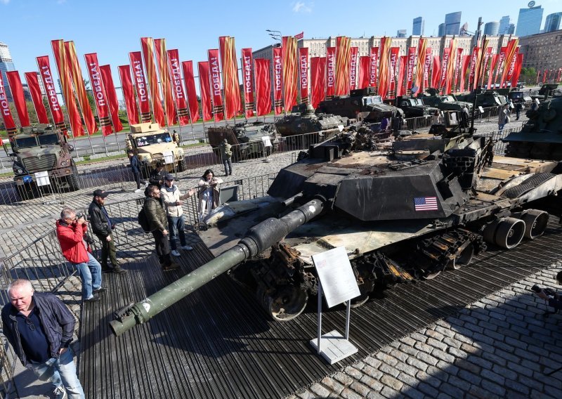 Ruska proslava Prvog maja: Izloženi zarobljeni NATO tenkovi i oklopnjaci