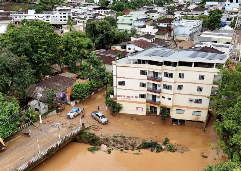 Broj žrtava poplava u Brazilu dosegao 126, kiša opet pada