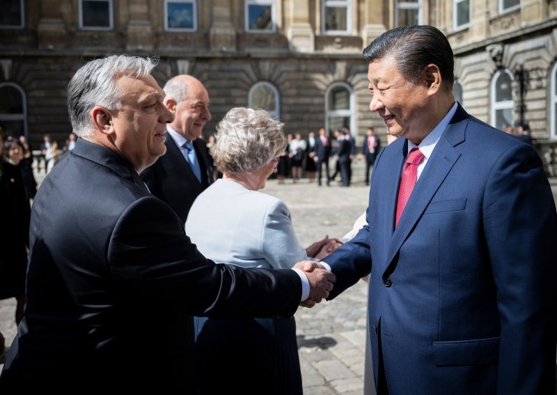Milijarde eura u 'poklonima': Xi preko Orbana stavlja trojanskog konja u srce EU-a