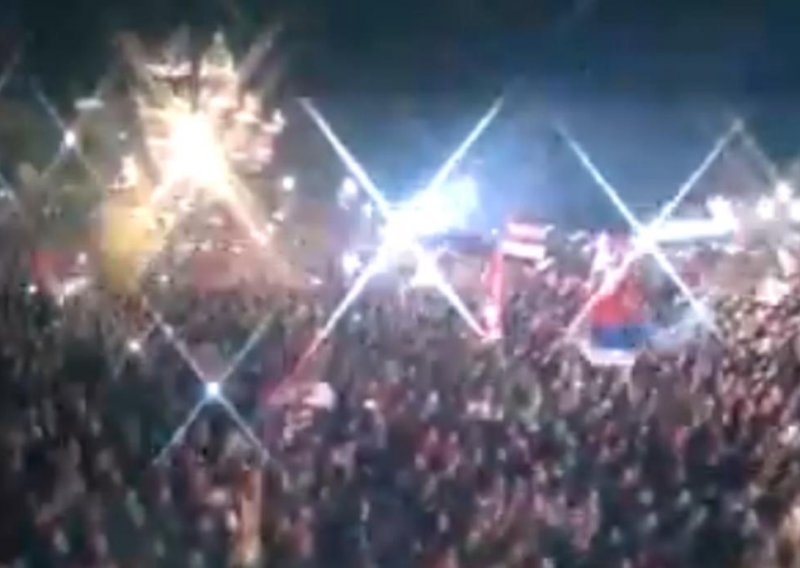 Srbi na dočeku vulgarno 'pjevali' o Amerikancima