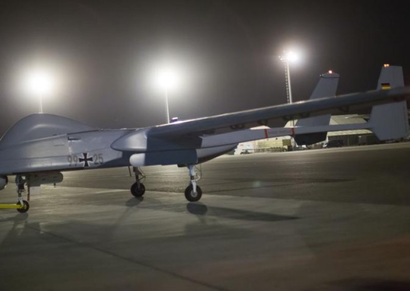 Rusi po uzoru na Amerikance razvijaju elektromagnetski top, a testiraju i dronove-kamikaze