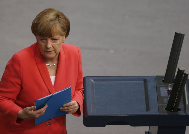 Merkel planira četvrti mandat 2017.