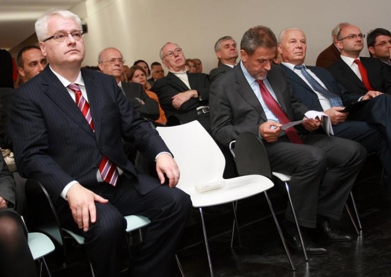 Josipović: Nama su tenkovi bili pod prozorom, Jović je krivo usporedio