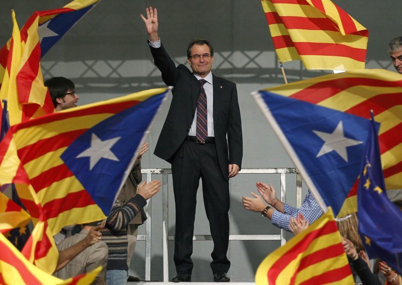 Katalonci grabe dalje prema neovisnosti
