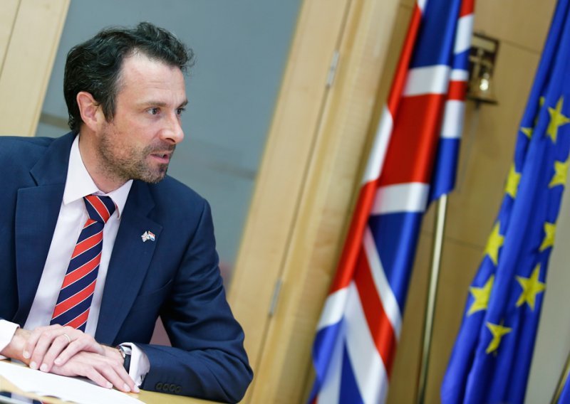 Britanski veleposlanik u Hrvatskoj cijeli će dan nositi crveno-bijele kvadratiće