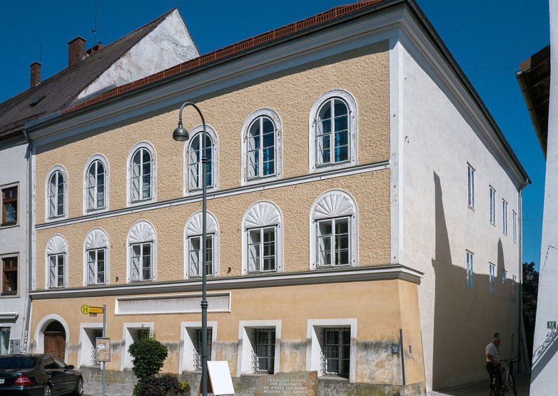 Austrijske vlasti ruše Hitlerovu rodnu kuću