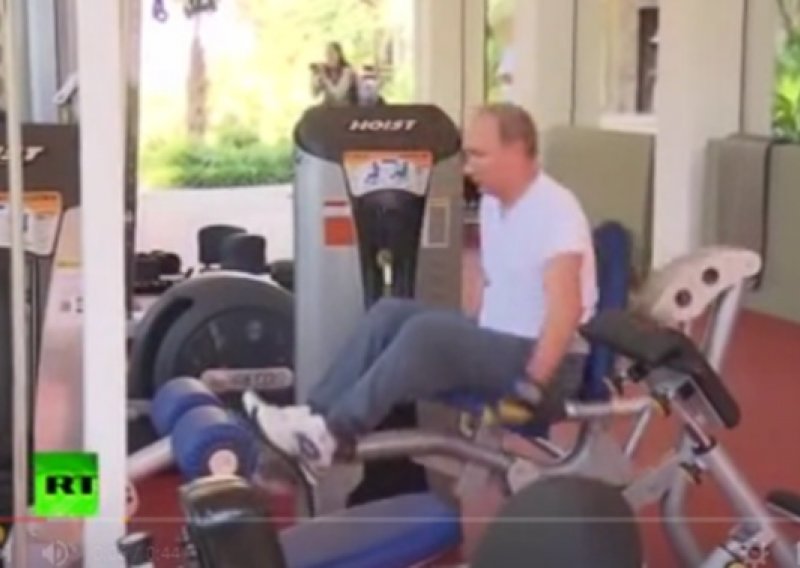 Putin u teretani svima pokazao svoje muževno tijelo