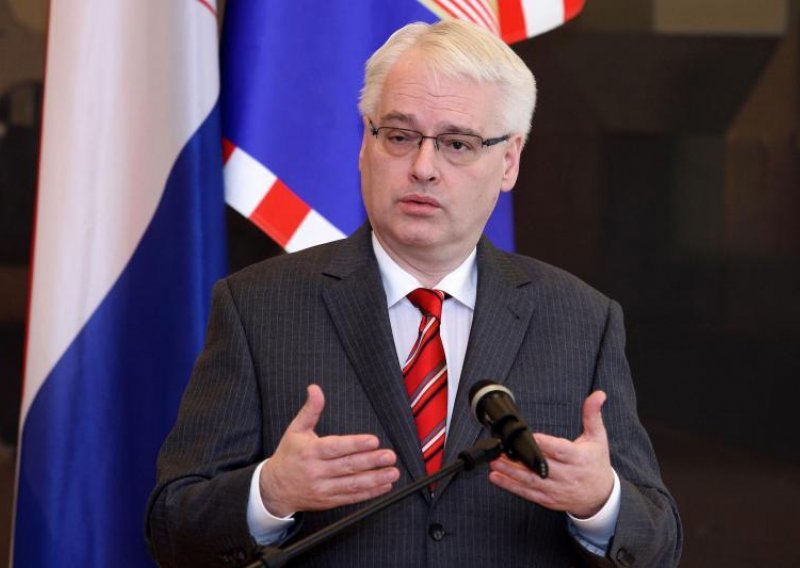 Josipović: Europa Hrvatsku ne dočekuje kao uteg