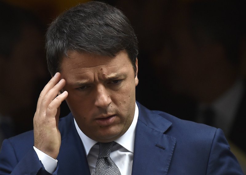 Renzi tvrdi da ga disidenti žele izbaciti iz stranke