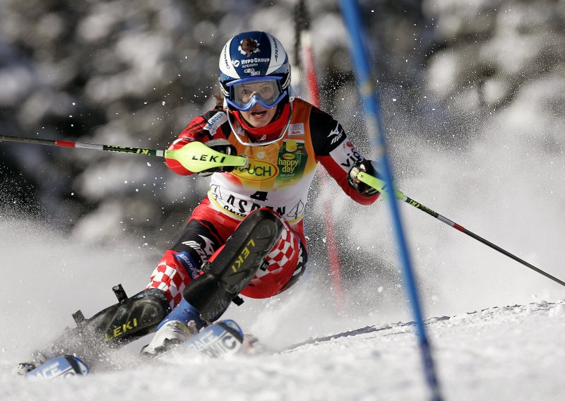 Ana 17. u slalomu, Nika bez bodova