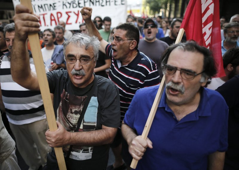 Većina Grka podržava otkaze u javnoj službi