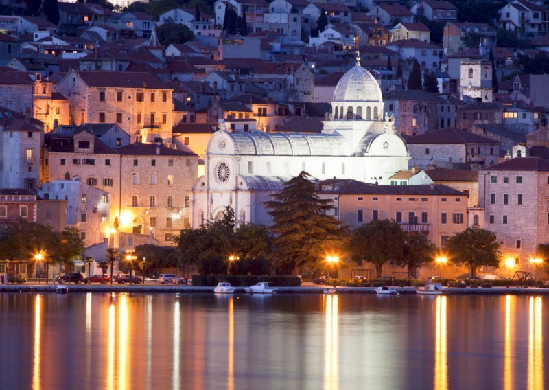 Zadar ima Morske orgulje, a Šibenik svjetleće podmorje!