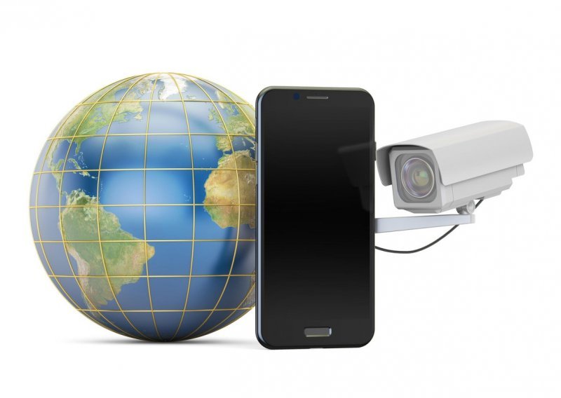 Hakeri i vlade mogu vas vidjeti kroz mobilne kamerice - zaštitite se!