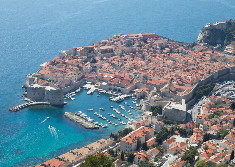 Prijete li velike količine turista kulturnom opstanku Dubrovnika?