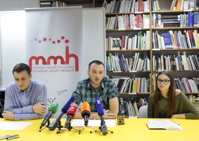 'Ministar Pavić šalje kontradiktorne poruke'