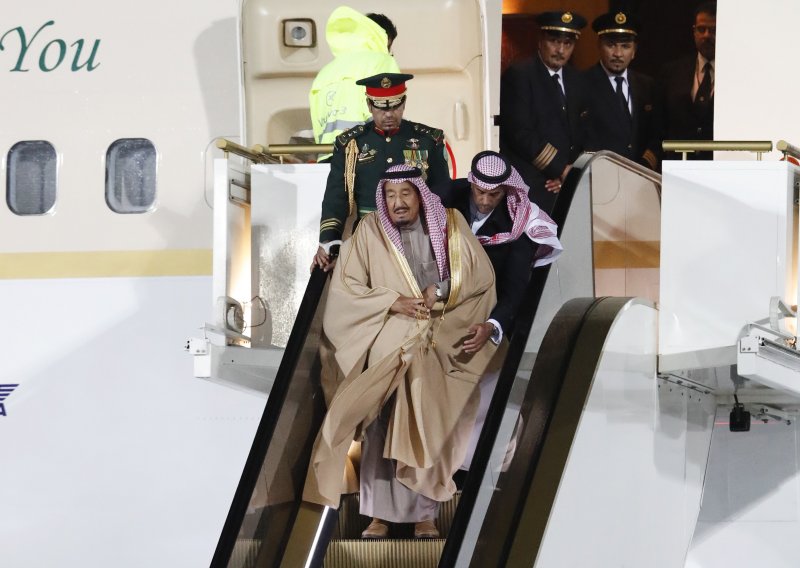 Neugodnjak saudijskog kralja: U Rusiji mu se pokvario zlatni eskalator