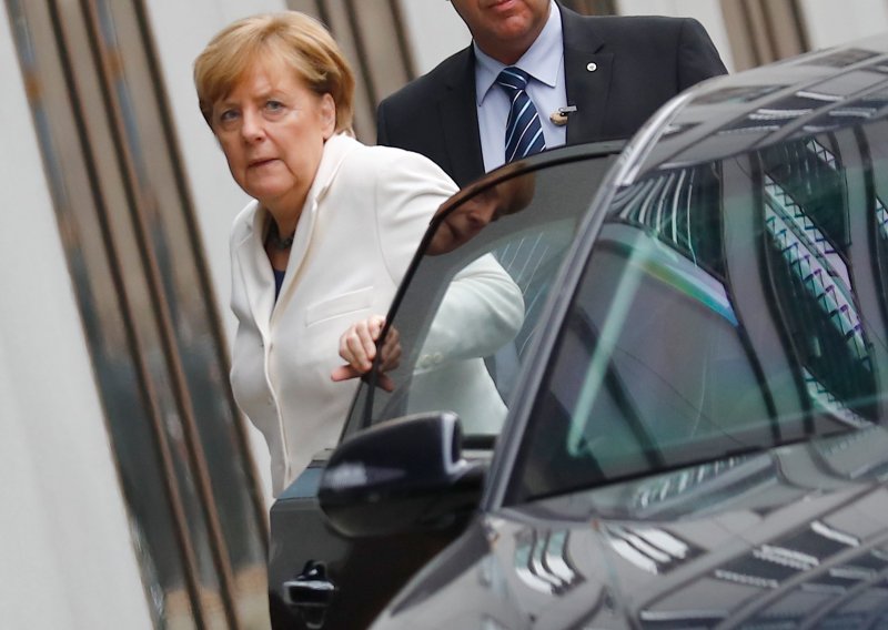 Merkel poziva na više želje za kompromisom u pregovorima o koaliciji