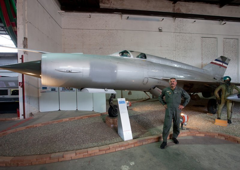 MORH potvrdio: Legendarni MiG-21 Rudolfa Perešina danas dolazi u Hrvatsku