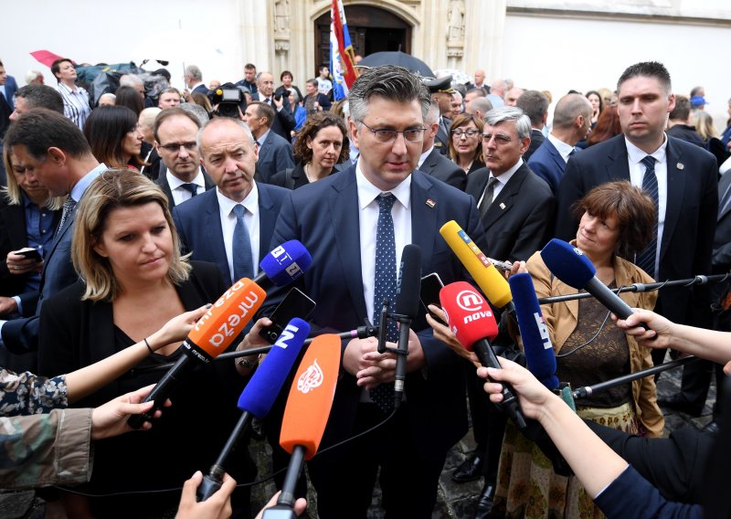 Premijer Plenković 'nije uspoređivao standard Hrvatske i Afrike, već govorio o demografskom izazovu'