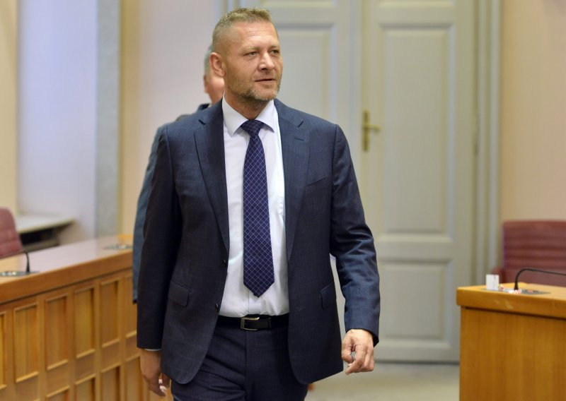 Beljak: Ako Pupovcu nije dobro u vladajućoj koaliciji, neka ode u opoziciju