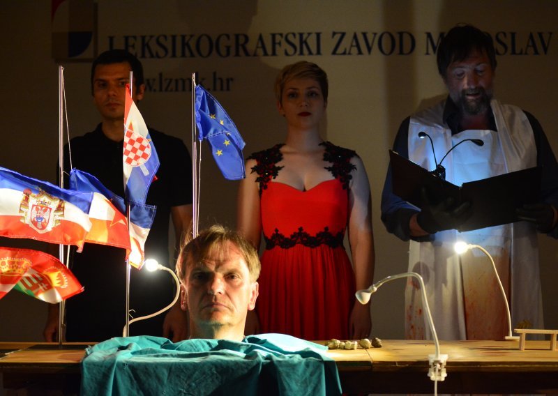 Predstava koja Krležu - proletera, komunista, ateista i Jugoslavena, šalje na vješala