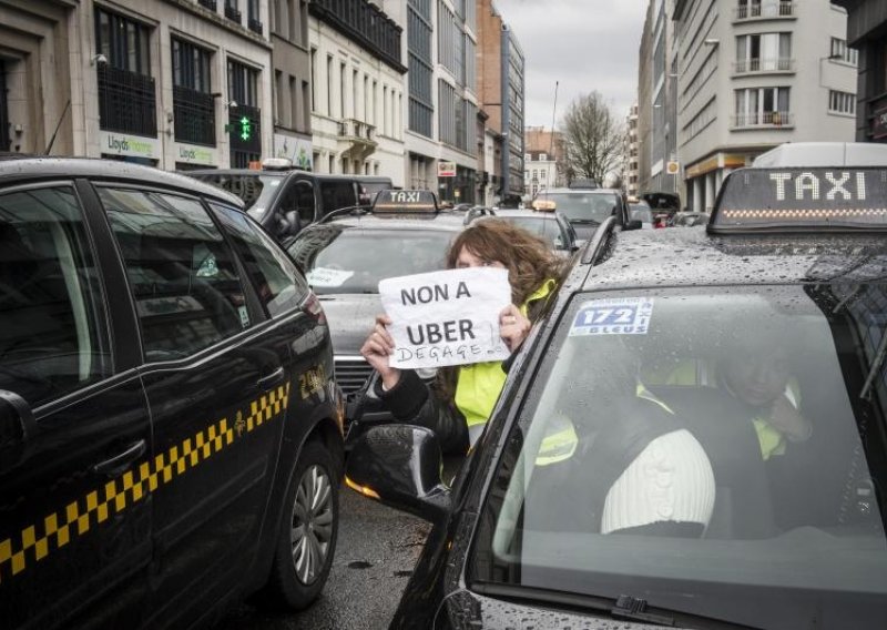 Zagrebački taksisti: Borit ćemo se svim silama protiv Ubera!