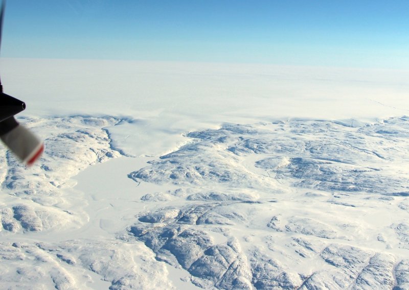 NASA na Grenlandu otkrila ogroman krater: Zarobljen u ledu ostao skriven godinama