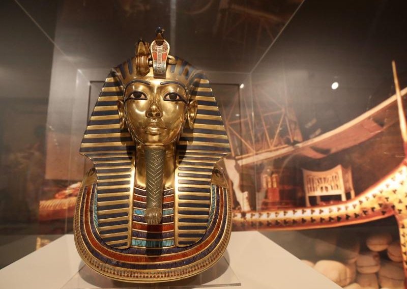 Oštećena Tutankamonova zlatna maska