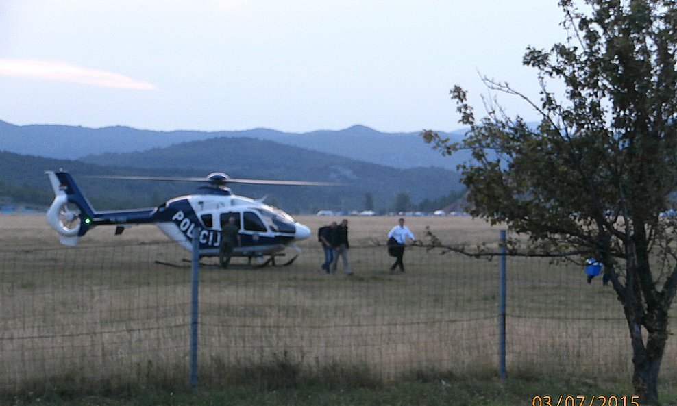 Policijski helikopter dovezao premijera Milanovića na Grobničko polje (1)
