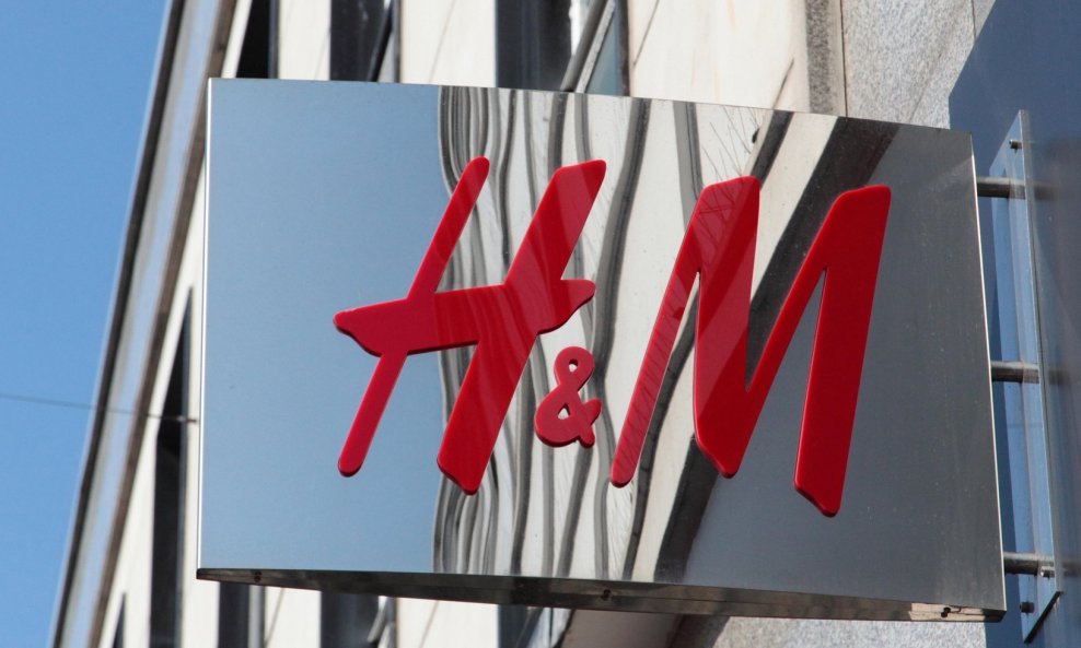 Reklamna kampanja H&M-a za dječju kolekciju našla se na meti brojnih kritika