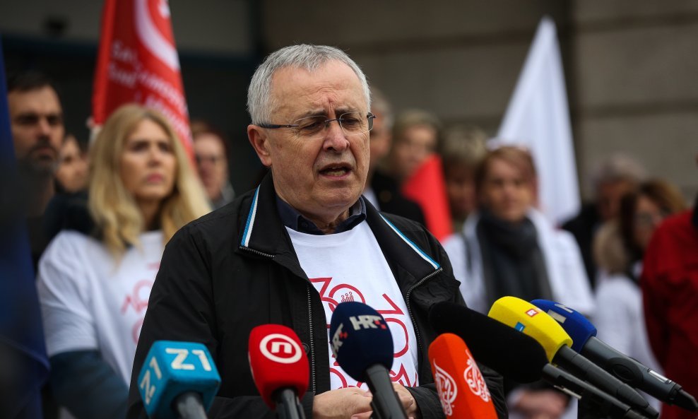 Predsjednik sindikata Preporod Željko Stipić