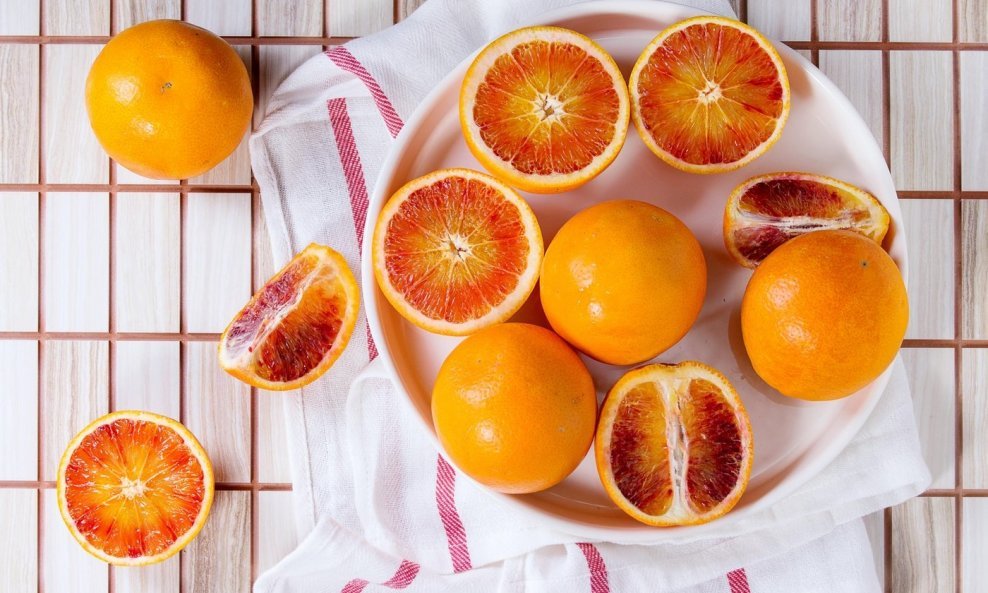Naranče potiču sintezu kolagena jer su bogate vitaminom C