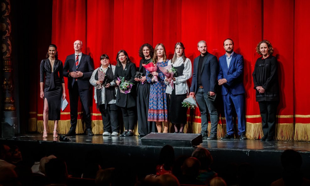 Nagradu Marin Držić za najbolji dramski tekst u 2023. dobio je je Espi Tomičić za dramu 'Tuđe topline'.