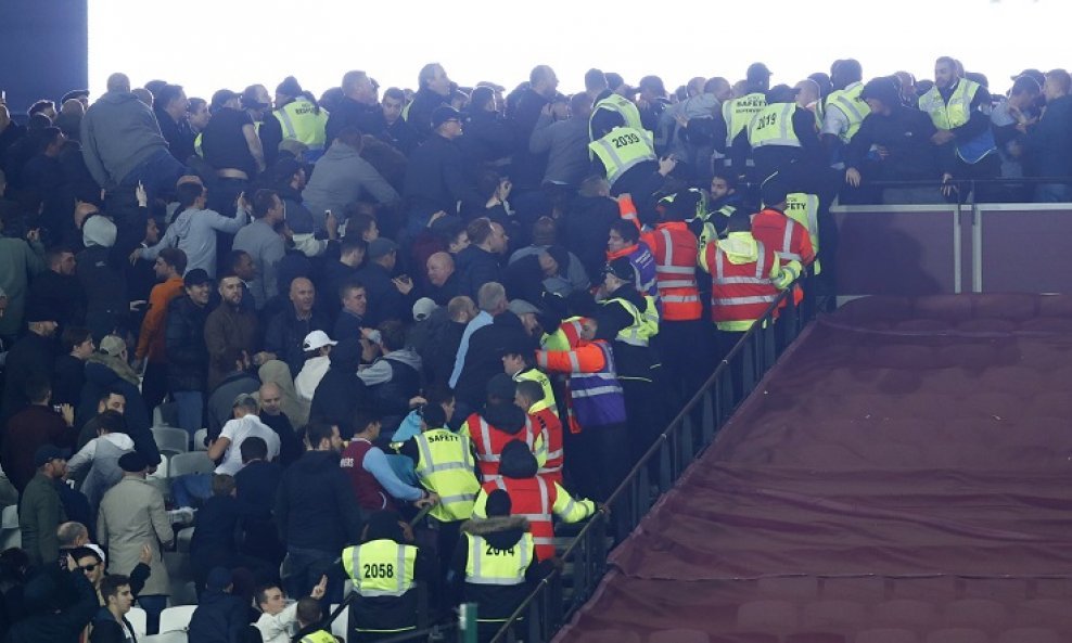 Neredi na stadionu West Ham Uniteda