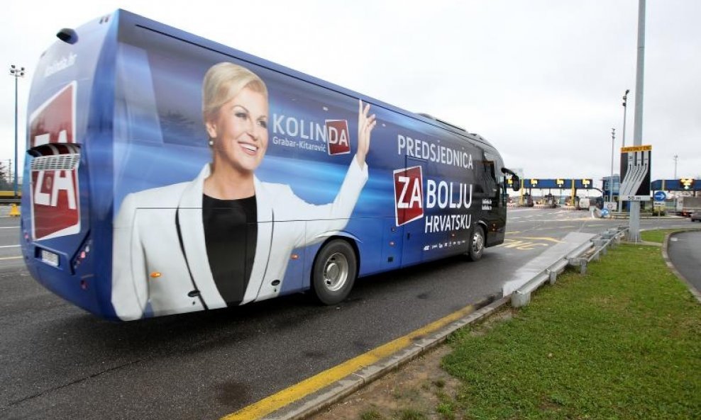 I Kolinda Grabar Kitarović posebnim autobusom krenula u kampanju (6)