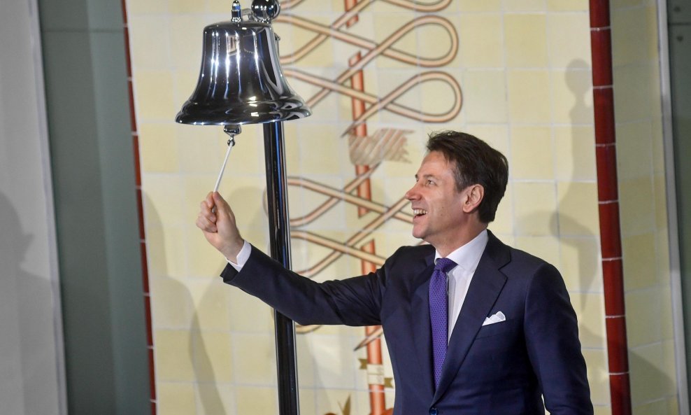 Talijanski premijer Giuseppe Conte u posjetu Milanskoj burzi. Je li odzvonilo talijanskom gospodarskom rastu?