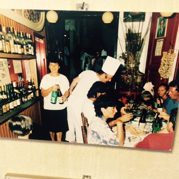 Restoran Giannino otvorio je na mjestu na kojemu je do 1924. godine bila glasovita gostionica u kojoj su se skupljali stari rovinješki artisti  