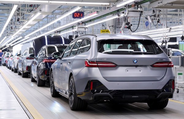 U Dingolfingu započela proizvodnja BMW-a serije 5 Touring: Osim benzinskog, dizelskog ili plug-in hibridnog pogona i potpuno električni