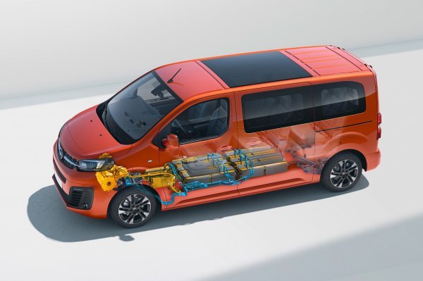 Opel Zafira-e Life s baterijom od 75 kWh i e-motorom od 100 kW (136 KS)