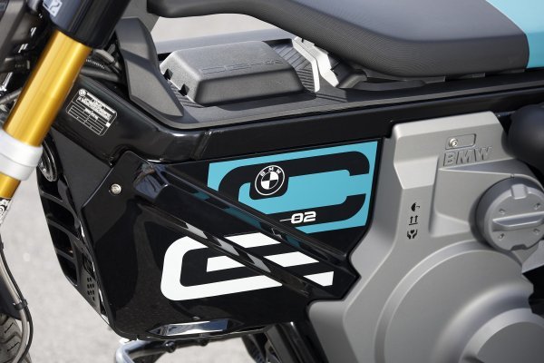 BMW Motorrad predstavio novi BMW CE 02