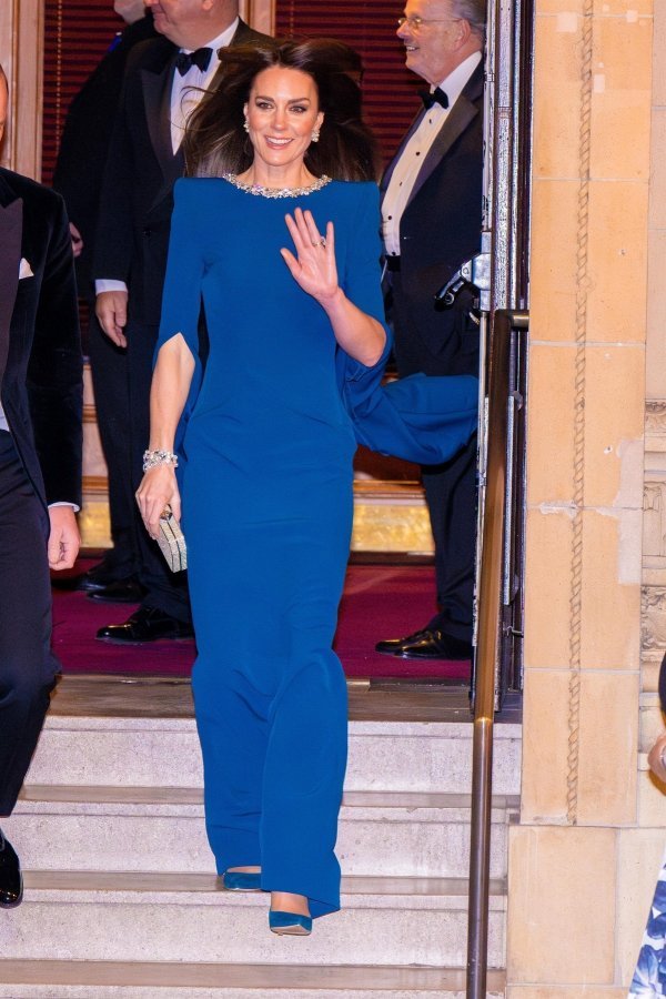 Kate Middleton u Safiyaa haljini